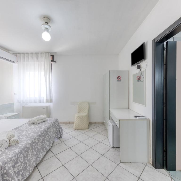 Al Mare Da Marra - Camera Matrimoniale con Balcone - 8