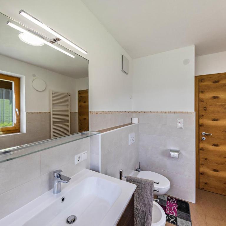 Tschafon Oberparnaihof - Two-Bedroom Deluxe Apartment with Garden View - 13