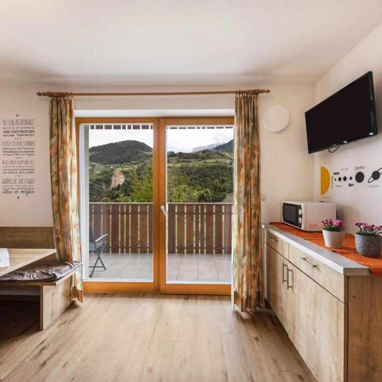 Tschafon Oberparnaihof - Two-Bedroom Deluxe Apartment with Garden View - 3