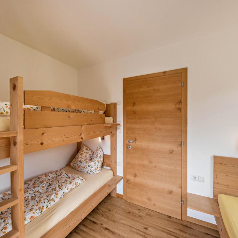 Tschafon Oberparnaihof - Two-Bedroom Deluxe Apartment with Garden View - 10
