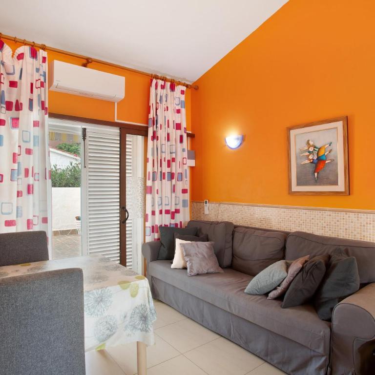 Haus Brigitte - Two-Bedroom House - 4