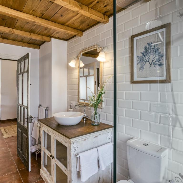 Ca la Yaya - Two-Bedroom House - 23
