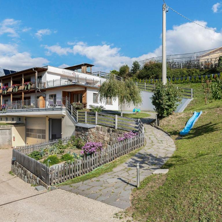 Obertrisaierhof Wohnung Deluxe 5 - Deluxe-Apartment mit 2 Schlafzimmern und Gartenblick - 25