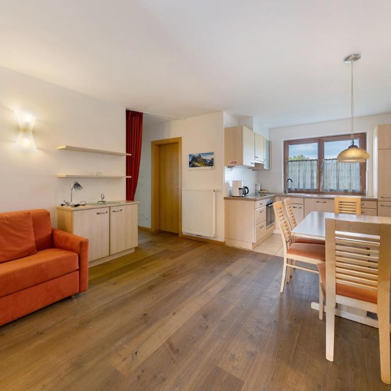 Obertrisaierhof Wohnung Deluxe 5 - Deluxe-Apartment mit 2 Schlafzimmern und Gartenblick - 8