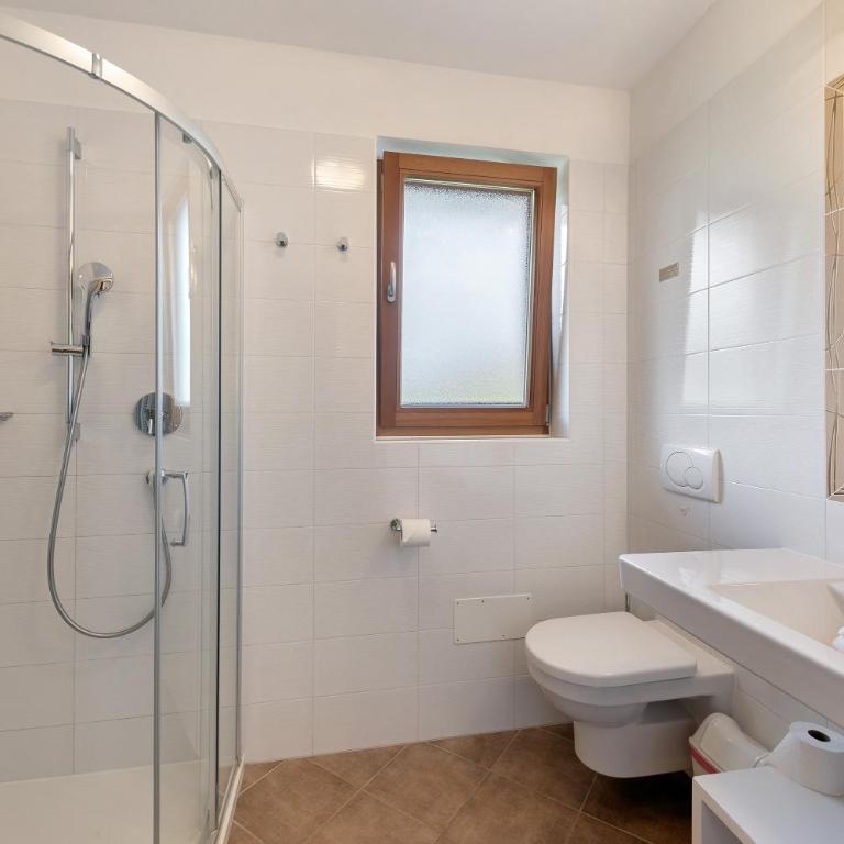 Obertrisaierhof Wohnung Deluxe 5 - Deluxe-Apartment mit 2 Schlafzimmern und Gartenblick - 16