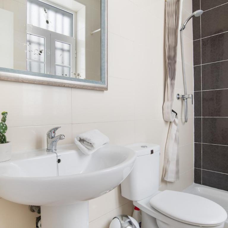 Alojamientos Cadiz Sol 1 Izquierda - Apartamento Premium de 3 dormitorios con balcón - 11