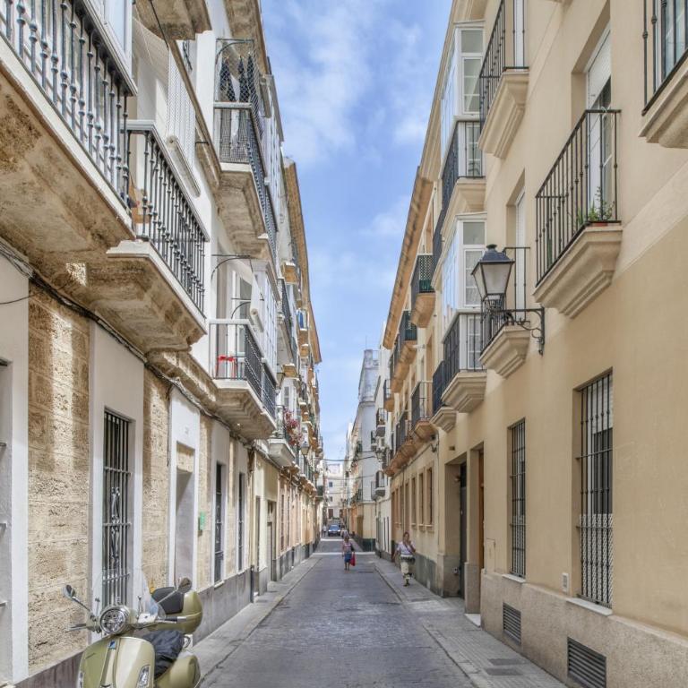 Alojamientos Cadiz Sol 1 Izquierda - Apartamento Premium de 3 dormitorios con balcón - 24
