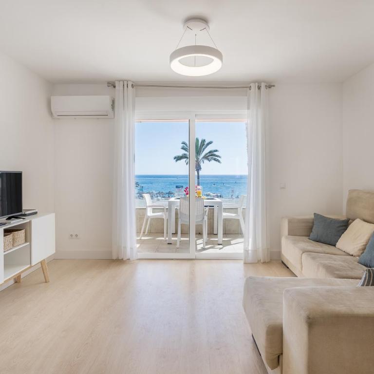 Primera Linea de Playa La Herradura - Apartamento Deluxe de 2 dormitorios con vistas al mar - 3