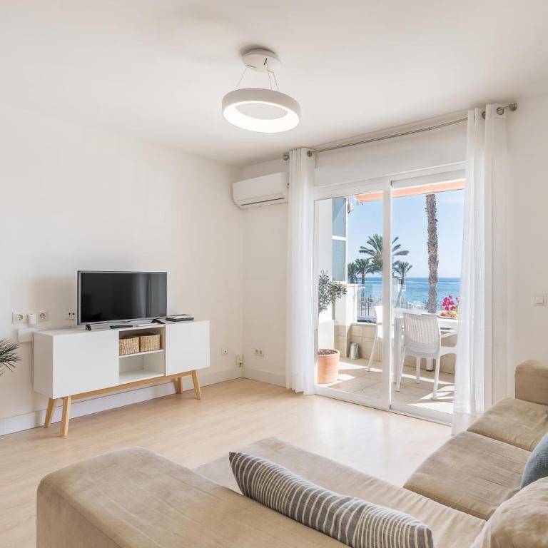 Primera Linea de Playa La Herradura - Apartamento Deluxe de 2 dormitorios con vistas al mar - 4