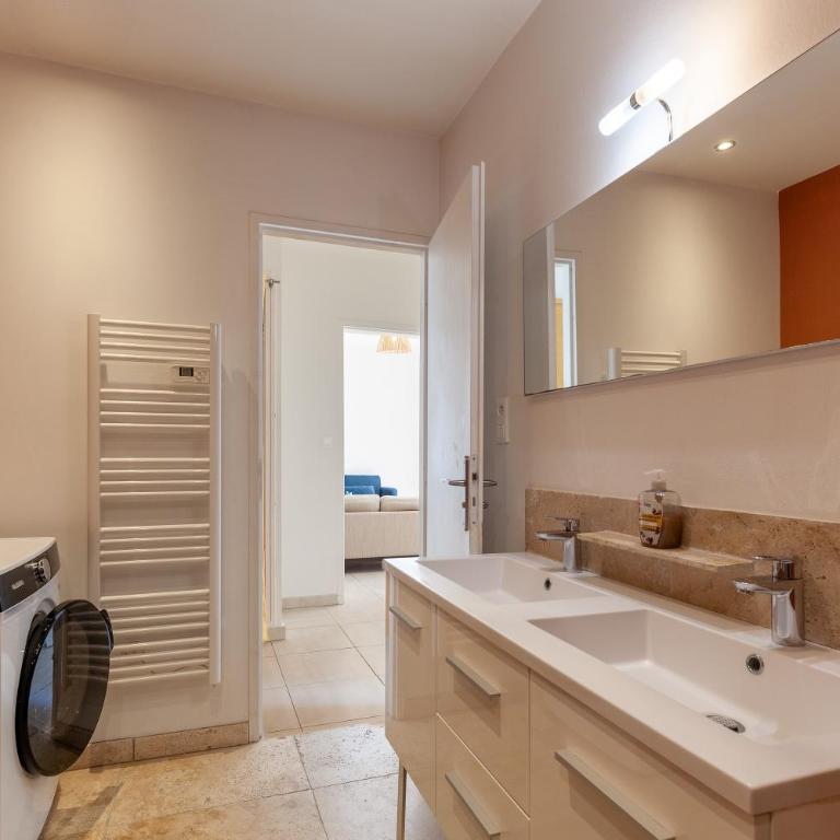 Appartement La Naronne - Two-Bedroom Deluxe Apartment with Garden View - 16