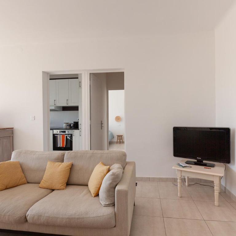 Appartement La Naronne - Two-Bedroom Deluxe Apartment with Garden View - 8