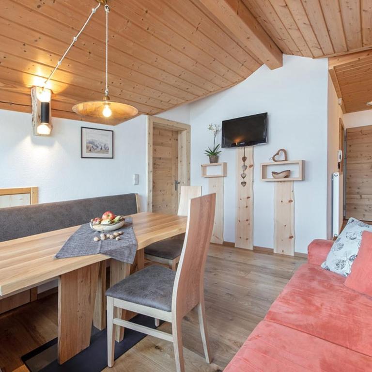 Oberglarzhof App Kirsch - Two-Bedroom Deluxe Apartment with Garden View - 6