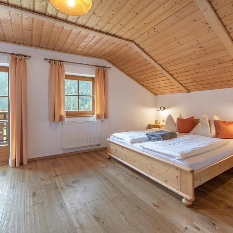Oberglarzhof App Kirsch - Two-Bedroom Deluxe Apartment with Garden View - 2