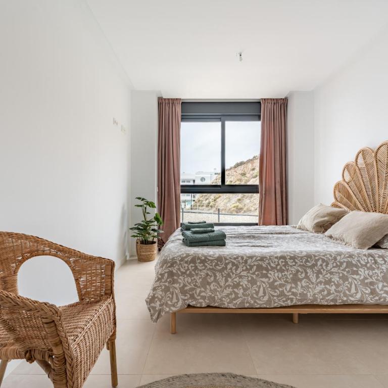Holiday apartment Middle Views - Three-Bedroom Apartment with Water View - 9