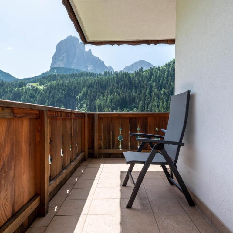 Hotel Residence Gardena Sella - Appartamento Superior con 1 Camera da Letto e Balcone - 2
