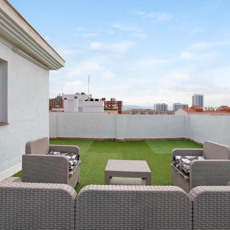 Atico Dúplex en Málaga - Three-Bedroom Apartment with Mountain View - 27