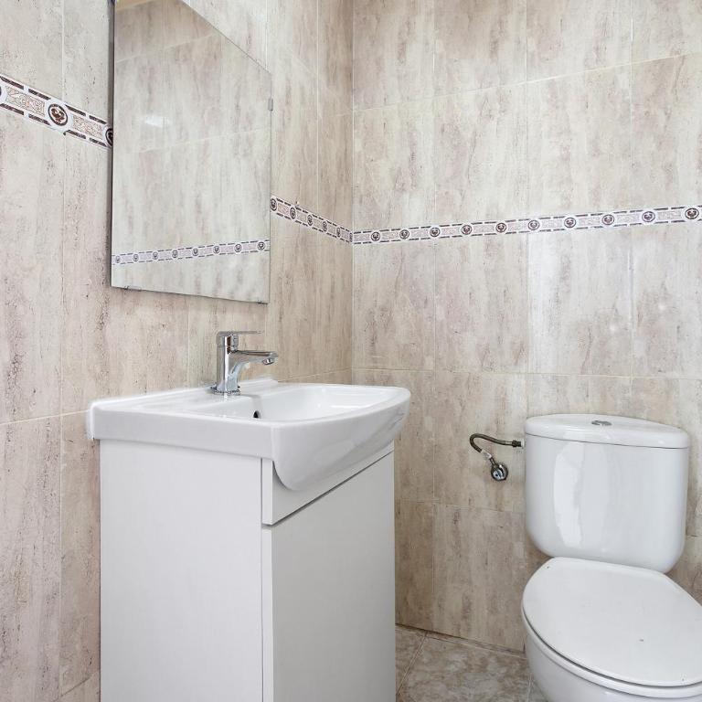 Atico Dúplex en Málaga - Three-Bedroom Apartment with Mountain View - 21