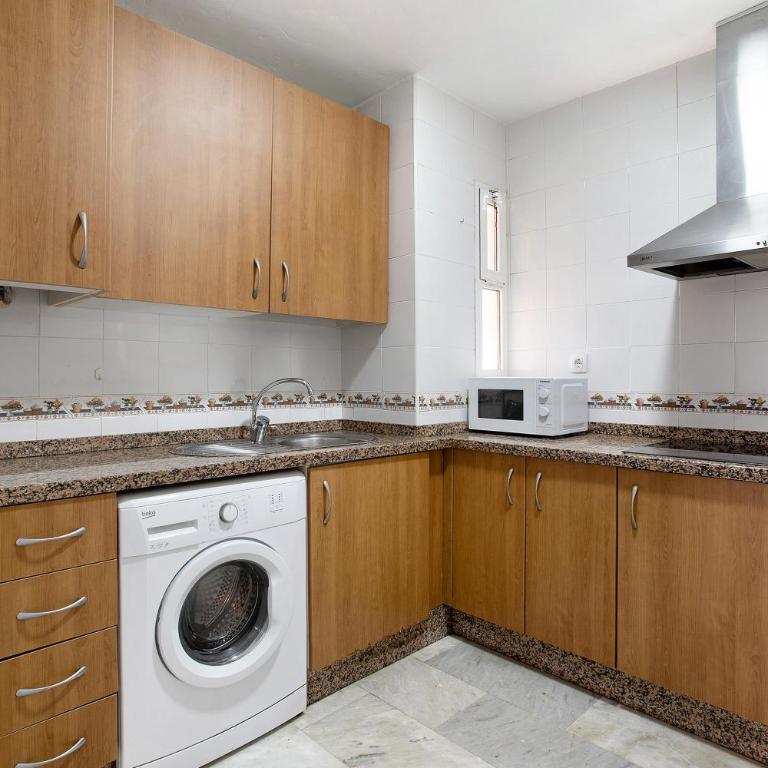 Atico Dúplex en Málaga - Three-Bedroom Apartment with Mountain View - 5