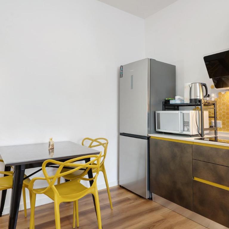 Honey Home With Parking - Superior Apartment with City View - 5