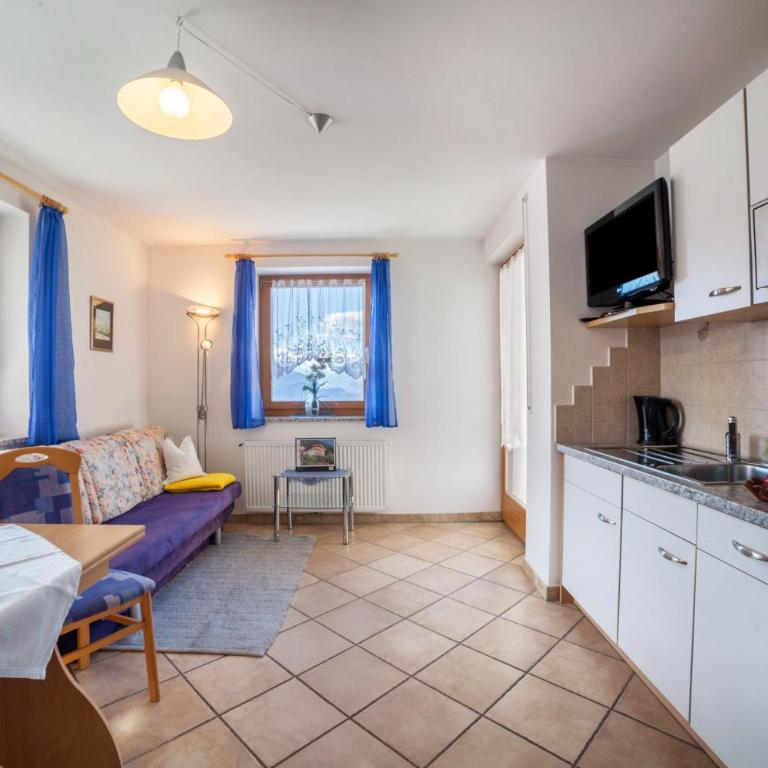 Roath Hof Ferienwohnung 1 - Appartamento Superior con 1 Camera da Letto e Balcone - 4