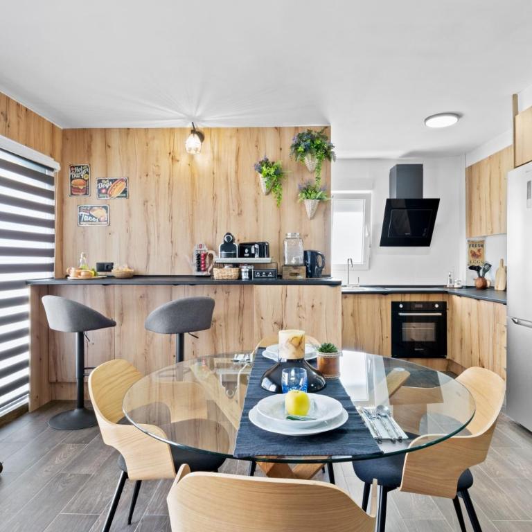 Sweet Home - Apartment with Terrace - 11