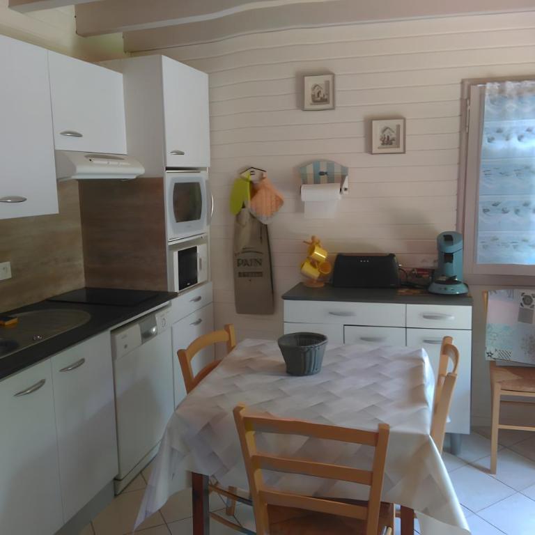 Maison de vacances Proche Arcachon - Two-Bedroom House - 7