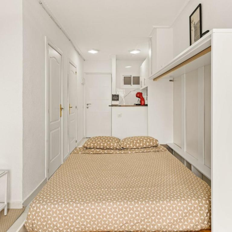 Agata Holiday - Studio Apartment with Sea View - 10