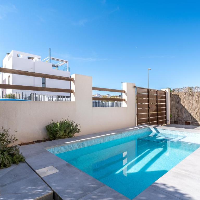 Chalet con Piscina - Casa de 3 dormitorios - 20