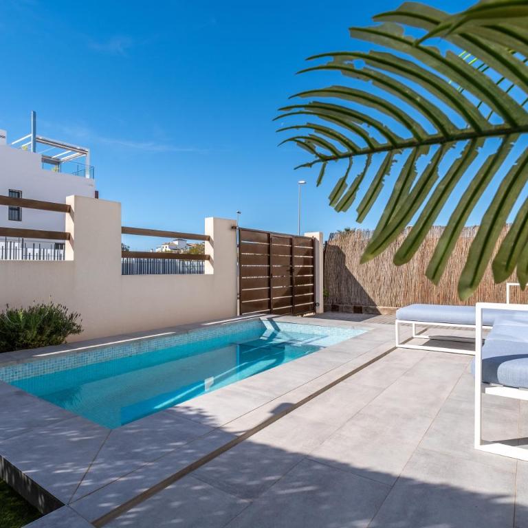 Chalet con Piscina - Casa de 3 dormitorios - 19