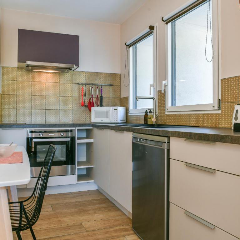 Chez Flo - clim parking - clg - Appartement avec Douche - 7