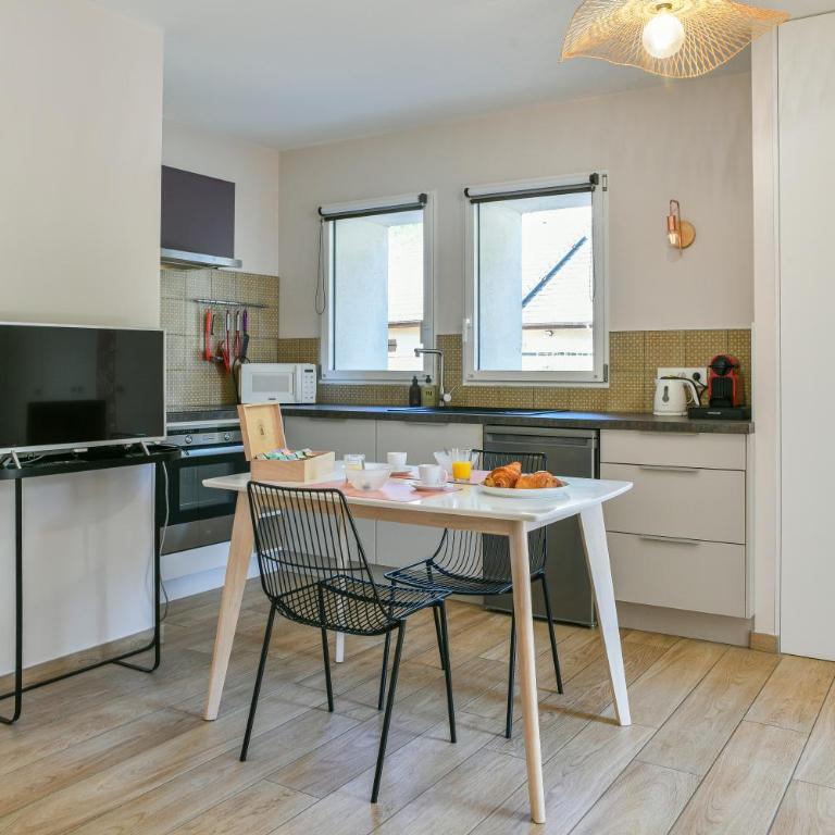 Chez Flo - clim parking - clg - Appartement avec Douche - 3
