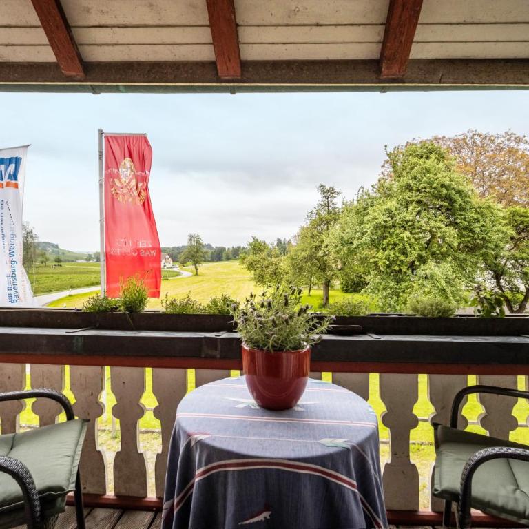 Klosterhof Eggenreute - Deluxe-Apartment mit 2 Schlafzimmern und Gartenblick - 12