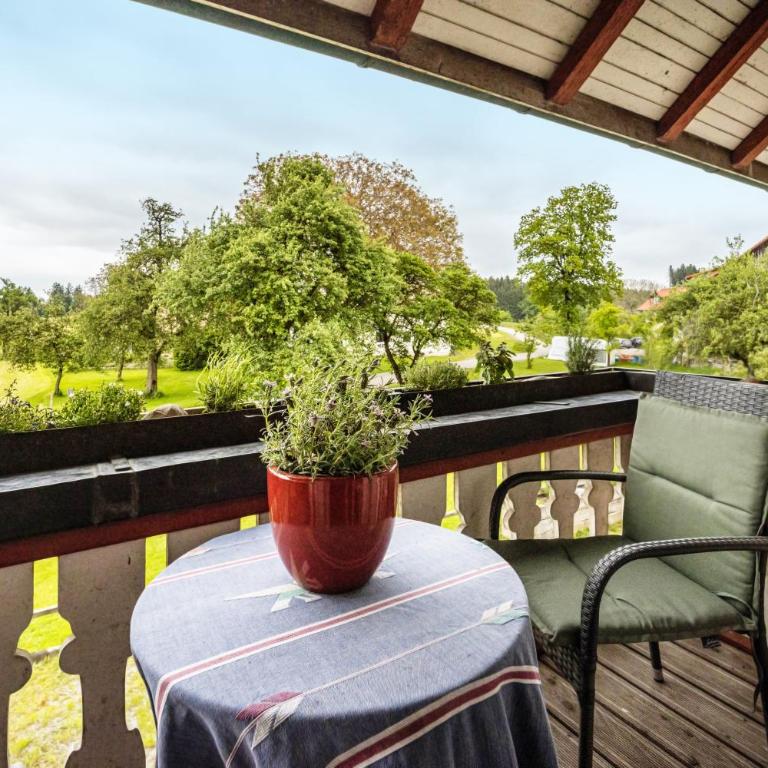Klosterhof Eggenreute - Deluxe-Apartment mit 2 Schlafzimmern und Gartenblick - 1