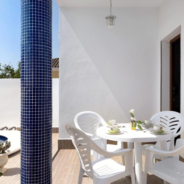 Casa Cala del Aceite 2 - Habitación Cuádruple con ducha - 2