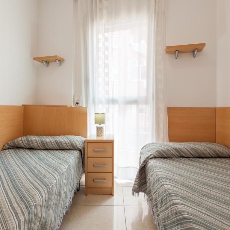Navas 2 - Three-Bedroom Premium Apartment with Balcony - 14