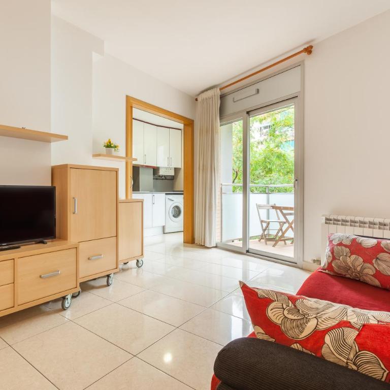 Navas 2 - Three-Bedroom Premium Apartment with Balcony - 6
