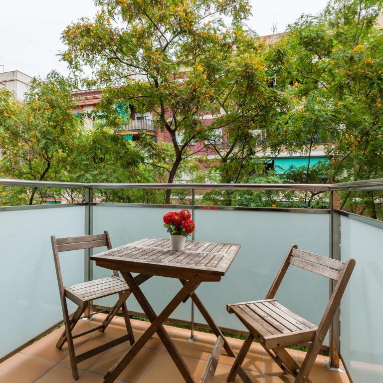 Navas 2 - Three-Bedroom Premium Apartment with Balcony - 2