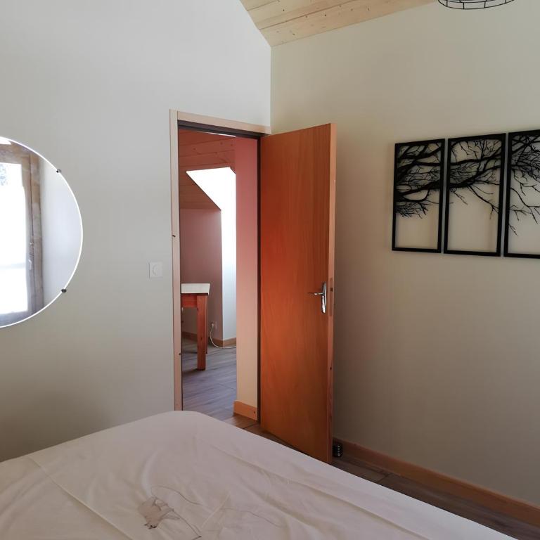 Chambres D'hôtes La Givrine Clarée - Chambre Triple avec Douche - 4