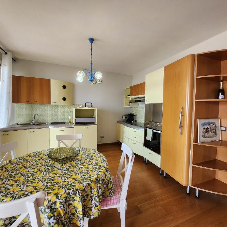 Alba Lake View Apartment Pool - Appartamento Deluxe con 2 Camere da Letto e Balcone - 7