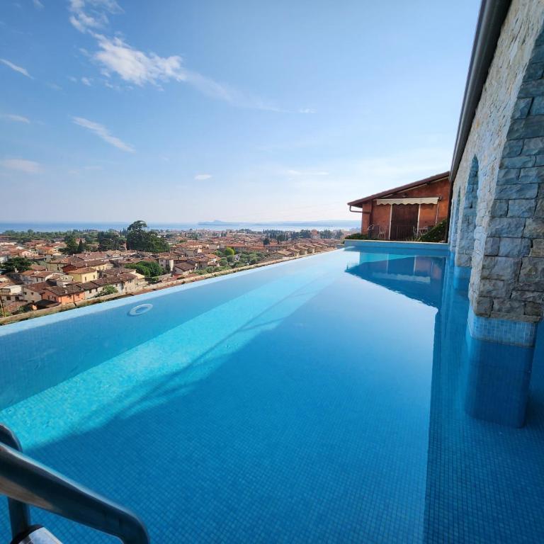 Alba Lake View Apartment Pool - Appartamento Deluxe con 2 Camere da Letto e Balcone - 1