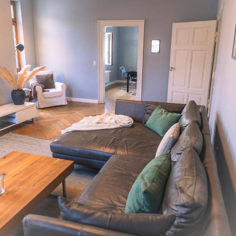 Ferienwohnung am Schlossplatz - Deluxe-Apartment mit 2 Schlafzimmern und Gartenblick - 19
