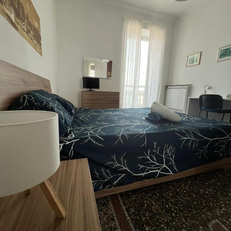 Mary's House - Three-Bedroom Premium Apartment with Balcony - 5