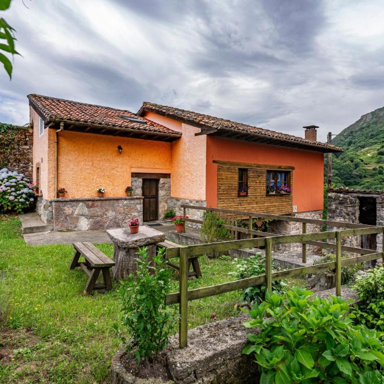 Casa Rural Ricao - Apartamento de 3 dormitorios con vistas a las montañas - 1