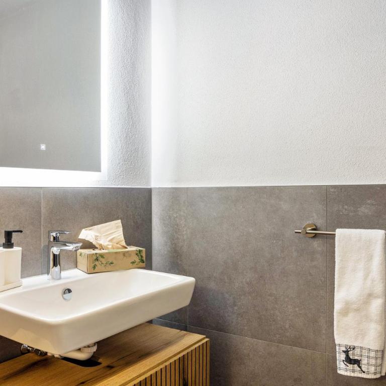 Allpano Pension und Ferienwohnungen - Deluxe-Apartment mit 2 Schlafzimmern und Gartenblick - 21