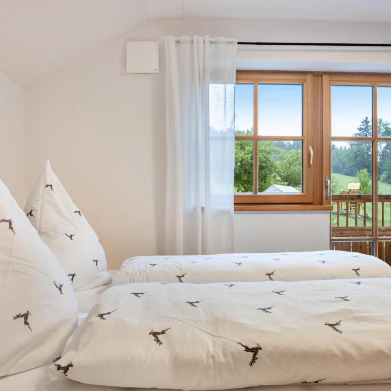 Allpano Pension und Ferienwohnungen - Deluxe-Apartment mit 2 Schlafzimmern und Gartenblick - 8
