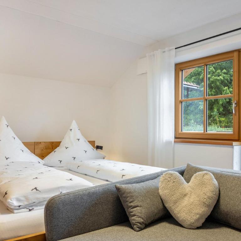 Allpano Pension und Ferienwohnungen - Deluxe-Apartment mit 2 Schlafzimmern und Gartenblick - 4