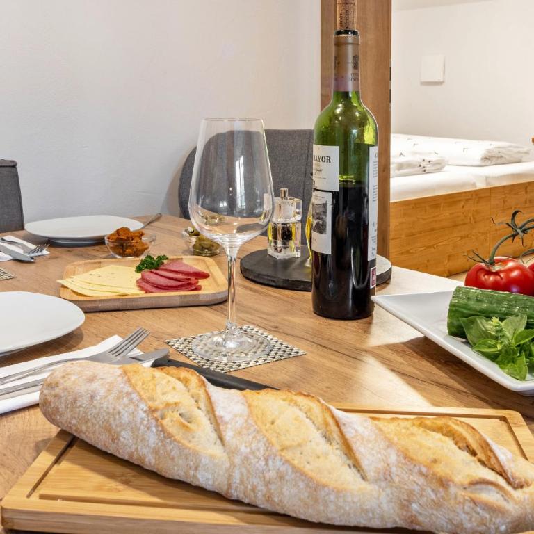 Allpano Pension und Ferienwohnungen - Deluxe-Apartment mit 2 Schlafzimmern und Gartenblick - 13