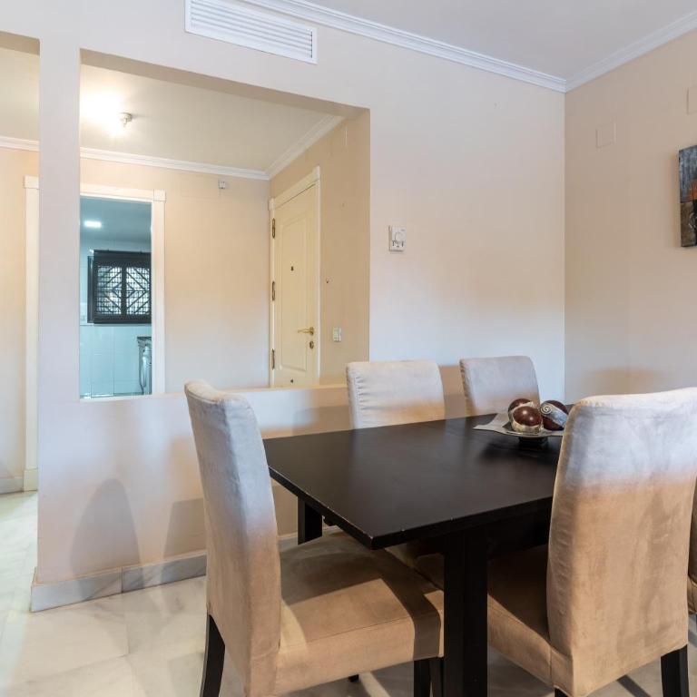 Apartamento entre Estepona-marbella - Apartamento Deluxe de 2 dormitorios con vistas al jardín - 10