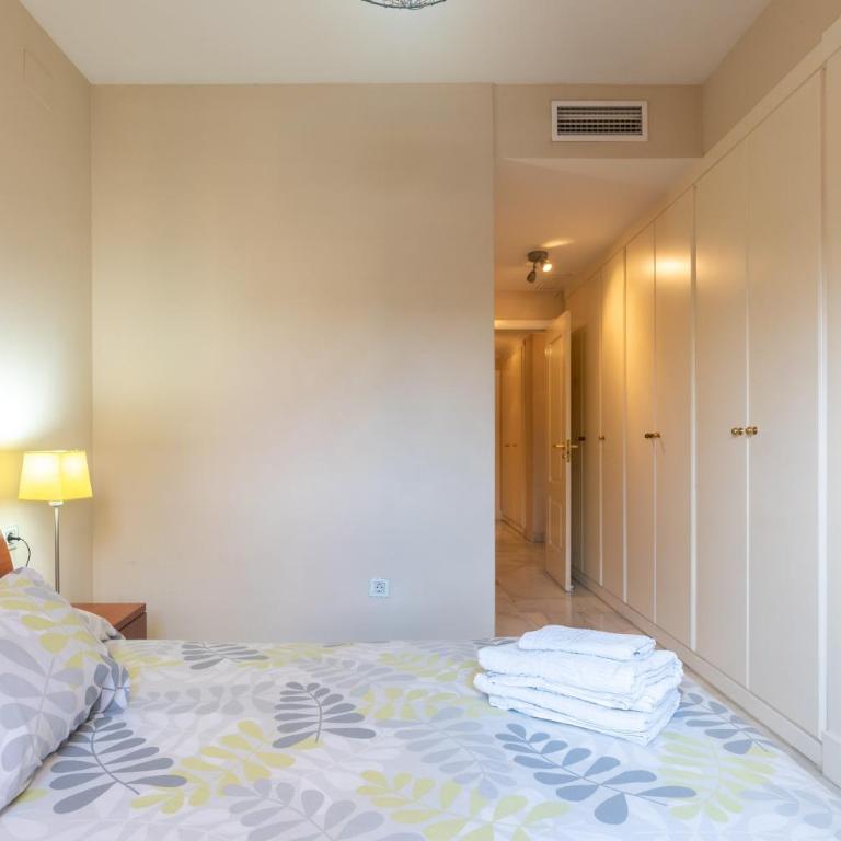 Apartamento entre Estepona-marbella - Apartamento Deluxe de 2 dormitorios con vistas al jardín - 14
