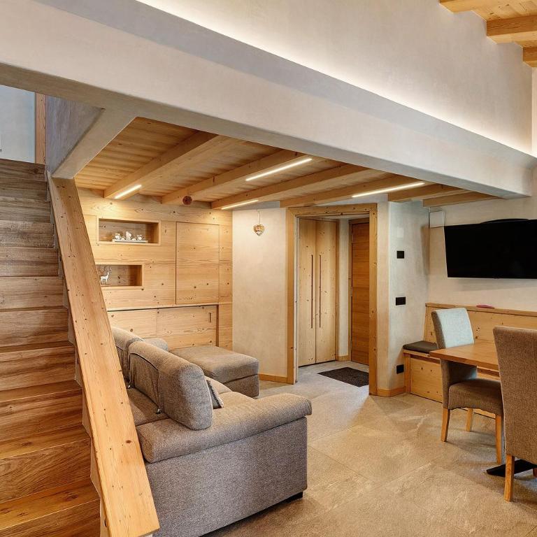 Appartamento Alpino - Three-Bedroom Premium Apartment with Balcony - 9